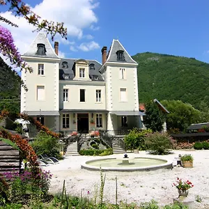 https://chateau-serre-barbier.midi-pyreneeshotels.com