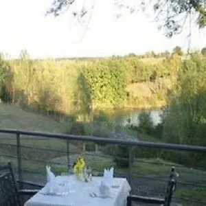 https://lhostellerie-des-lacs.midi-pyreneeshotels.com